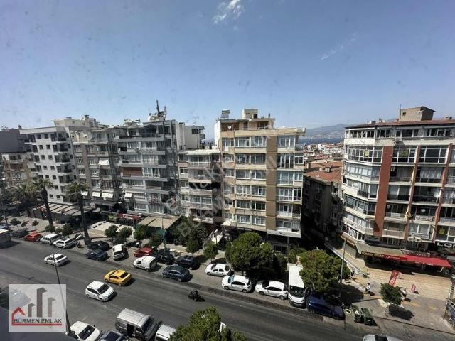 Küçükyalı, Konak içerisinde satılık mülk