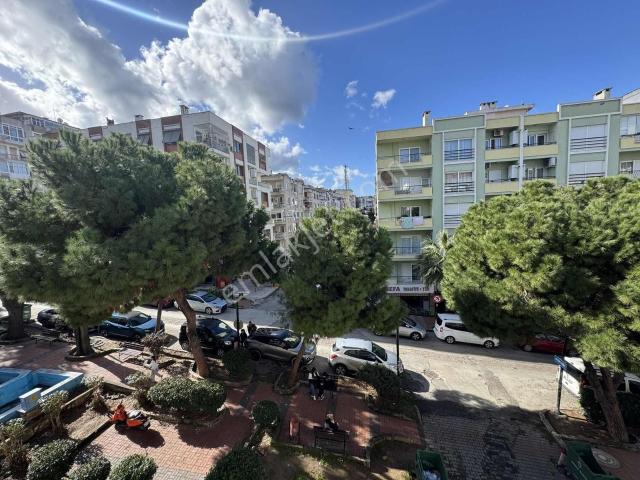 Karabağlar, İzmir içerisinde kiralık mülk
