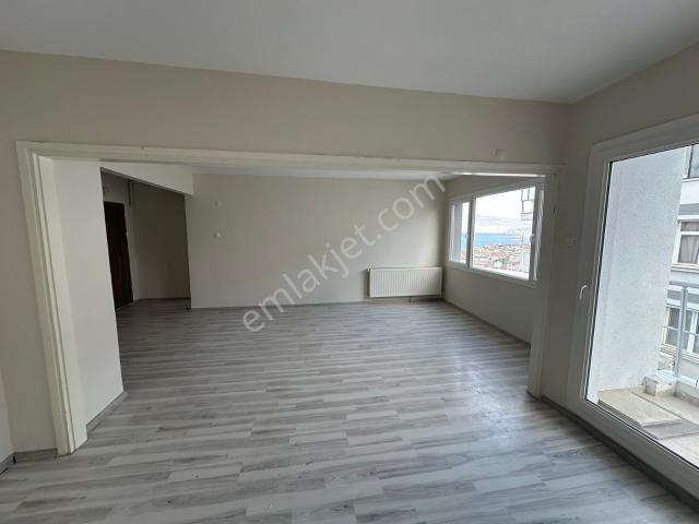 Küçükyalı, Konak içerisinde kiralık mülk