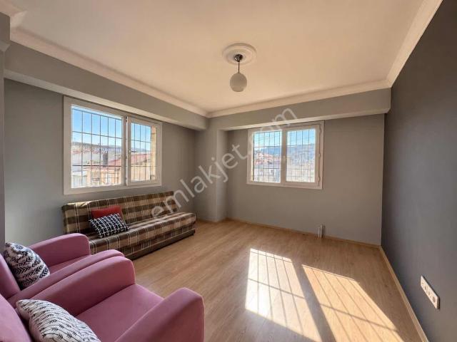 Karabağlar, İzmir içerisinde kiralık mülk