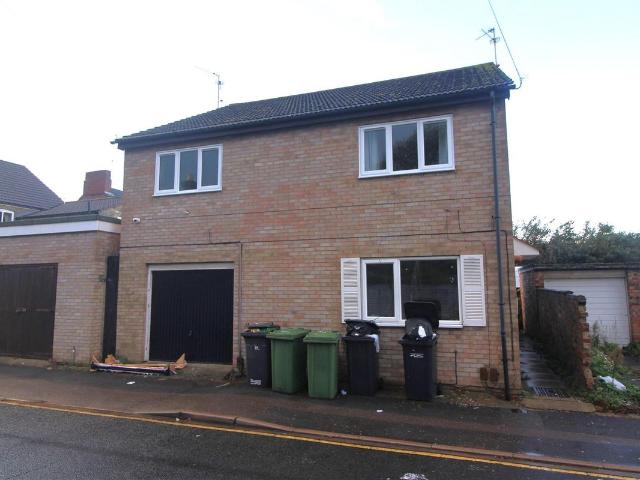 Studio for rent in New England, Peterborough