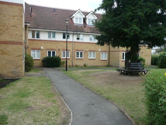 Apartment for rent in Row Town, Surrey