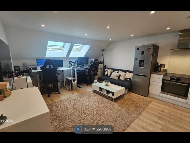 House for rent in Little Stanmore, Greater London