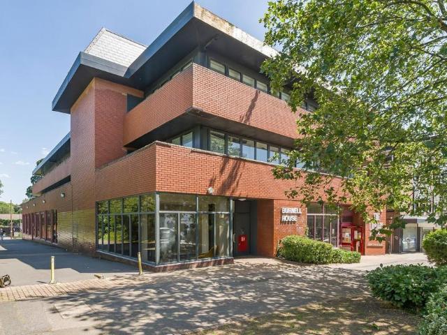 Apartment for rent in Little Stanmore, Greater London