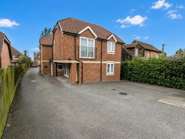 Apartment for rent in Horton Heath, Helford