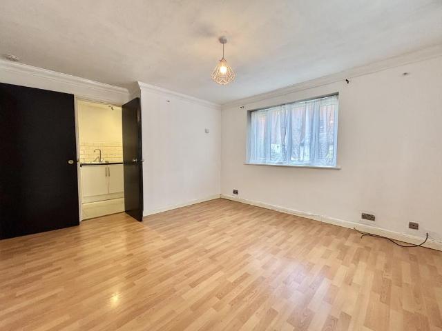 Apartment for rent in London Borough of Croydon, Addiscombe