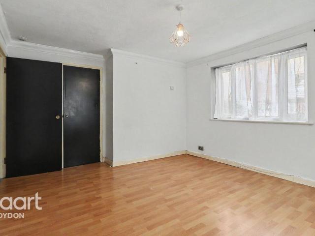 Apartment for rent in London Borough of Croydon, Addiscombe