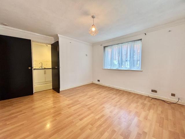 Apartment for rent in London Borough of Croydon, Addiscombe