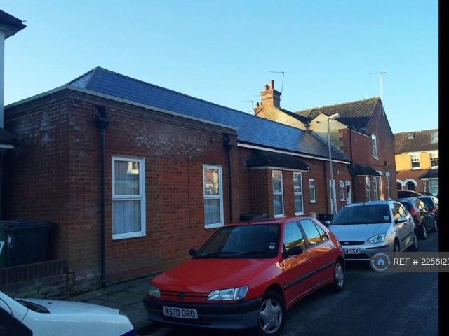 Apartment for rent in St Albans, Five Acres