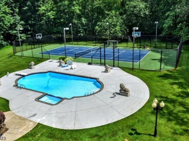 House for sale in Saddle River, New Jersey
