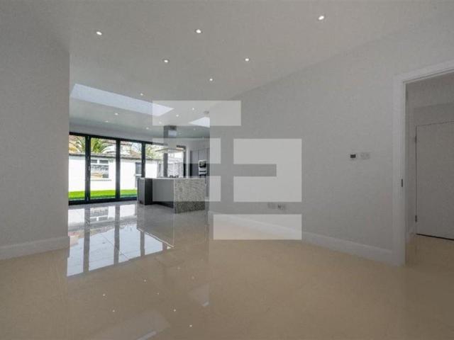 House for rent in Dollis Hill, Greater London