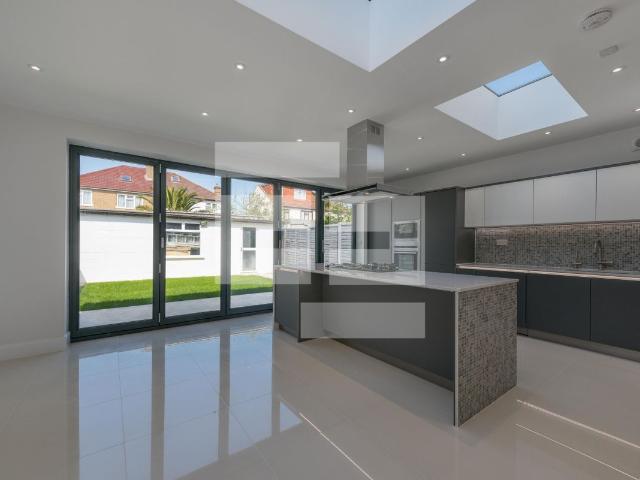 House for rent in Dollis Hill, Greater London