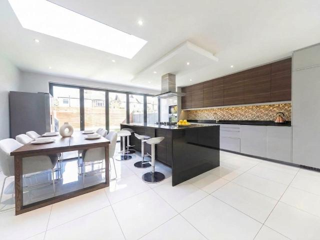 House for rent in Dollis Hill, Greater London