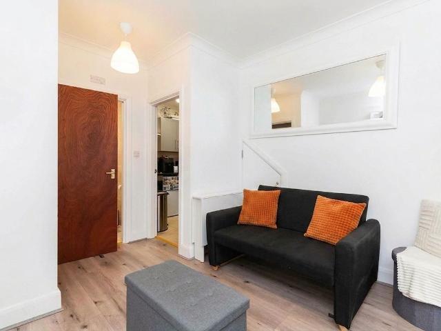 Studio for rent in Dollis Hill, Greater London