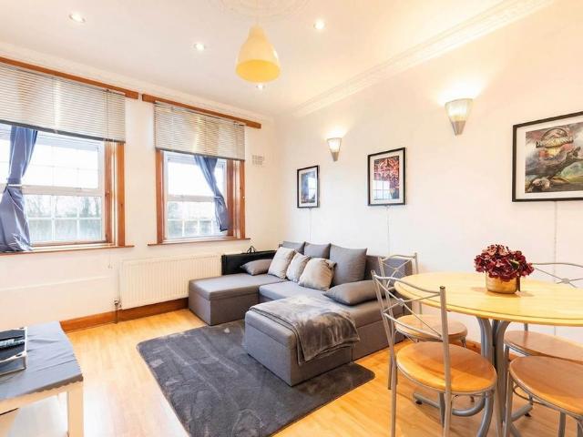 Apartment for rent in Dollis Hill, Greater London