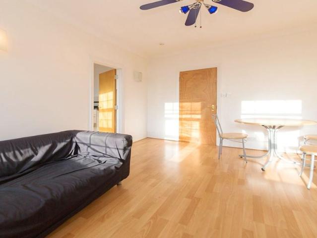 Apartment for rent in Dollis Hill, Greater London