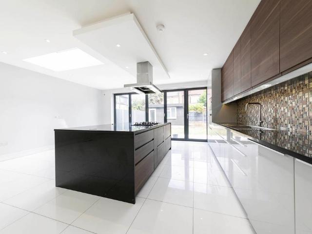 House for rent in Dollis Hill, Greater London