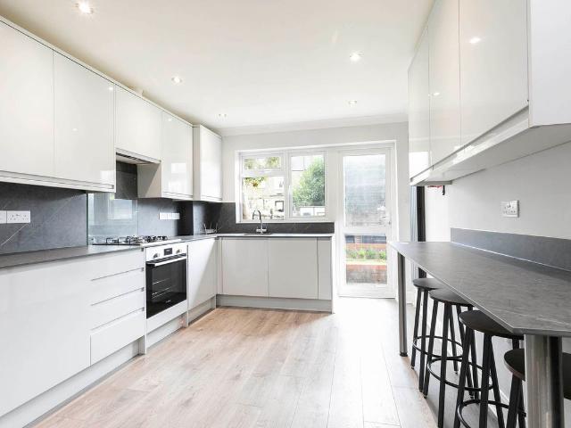 House for rent in Dollis Hill, Greater London