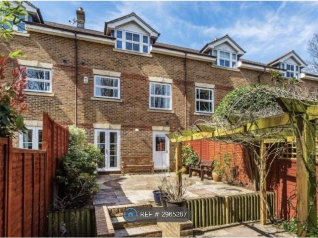 House for rent in Carshalton-on-the-Hill, Greater London