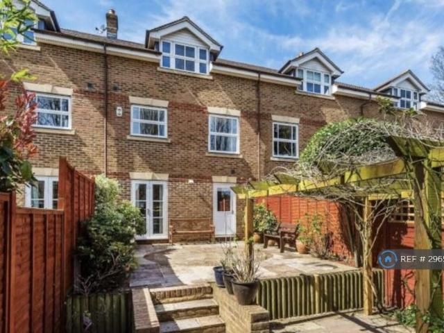House for rent in Carshalton-on-the-Hill, Greater London