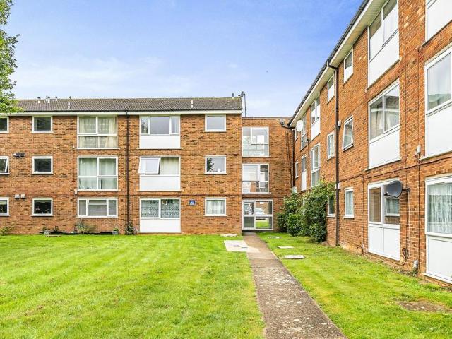 House for rent in Woodhall Farm, Pouchen End