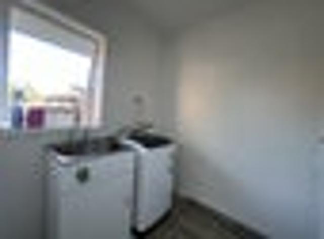 Apartment for rent in Chaslands, Canterbury