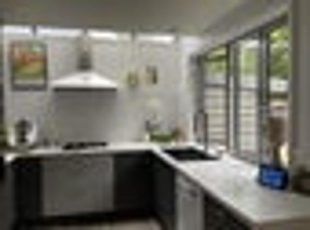 Townhouse for rent in Chaslands, Canterbury