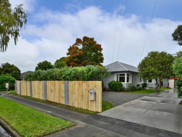 House for rent in Chaslands, Canterbury