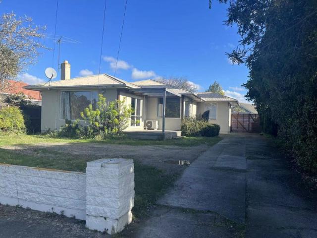 House for rent in Chaslands, Canterbury