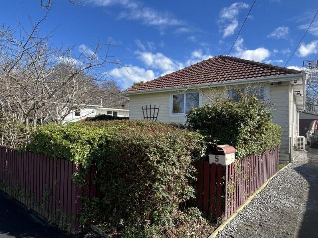 House for rent in Chaslands, Canterbury