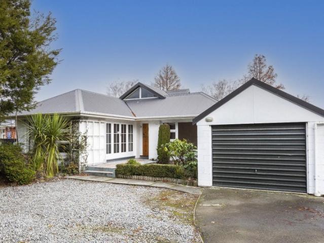 House for rent in Chaslands, Canterbury
