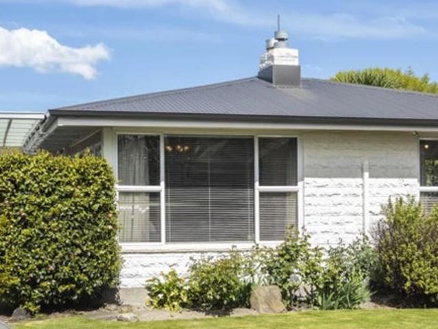 House for rent in Chaslands, Canterbury