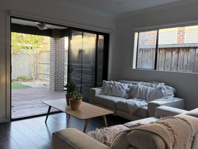 Room for rent in Burnside, Melbourne