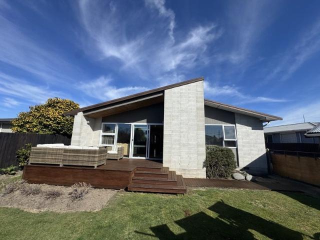 House for rent in Chaslands, Canterbury