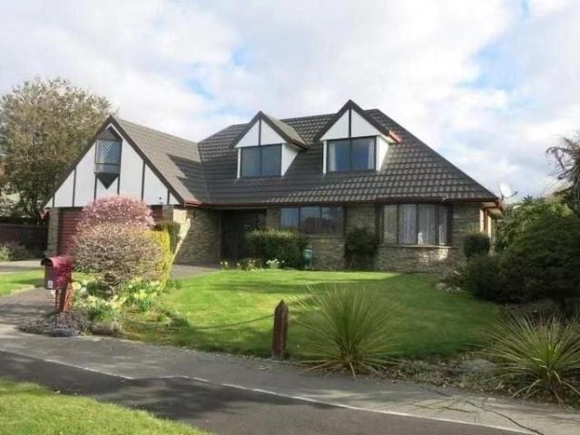 House for rent in Chaslands, Canterbury