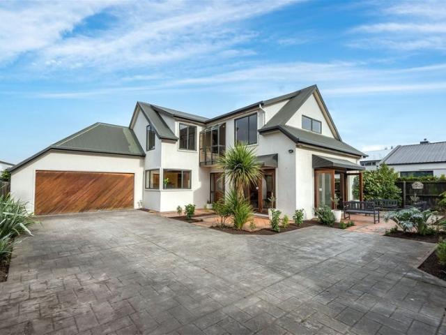 House for rent in Chaslands, Canterbury