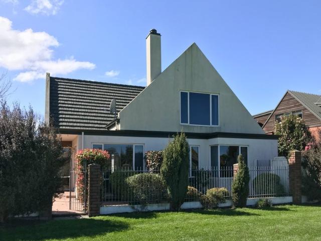 House for rent in Chaslands, Canterbury