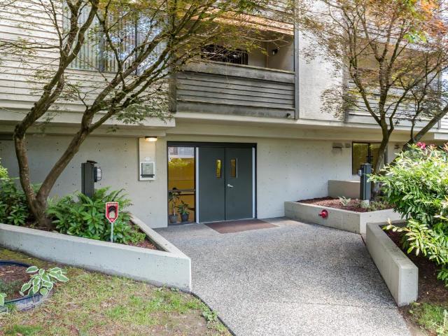 Apartment for rent in Surrey, British Columbia