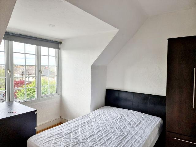Room for rent in Chadwell Heath, Greater London