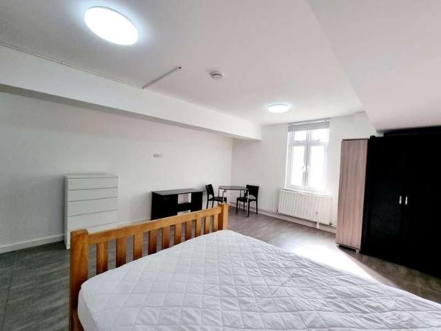 Studio for rent in London Borough of Barking and Dagenham, Greater London