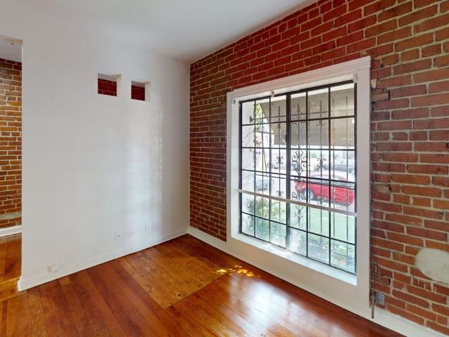 Apartment for rent in Canoga Park, California