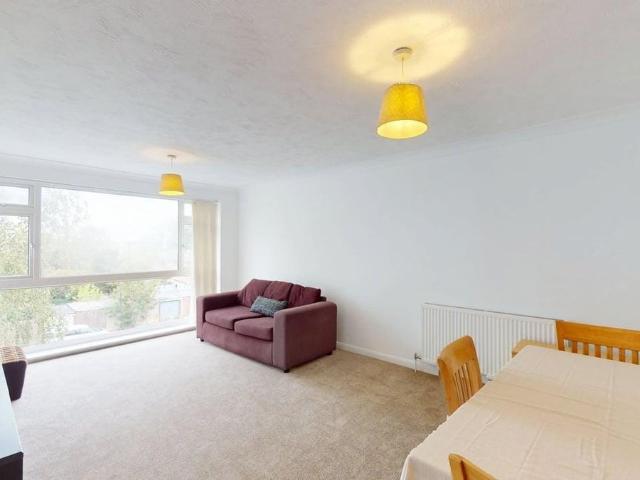 Apartment for rent in Burnt Ash, Greater London
