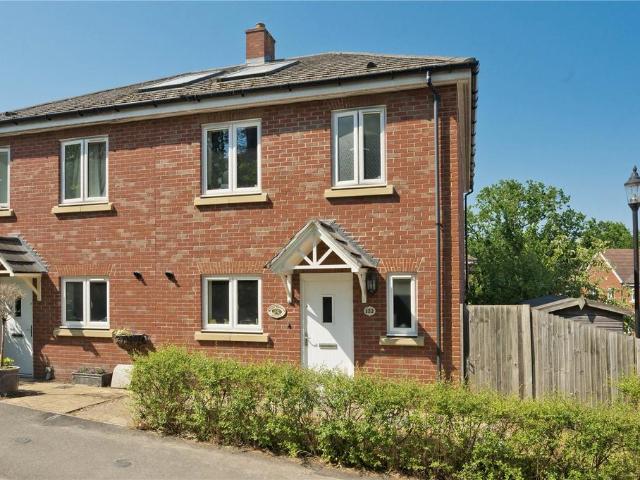 House for rent in Lower Bourne, Fole