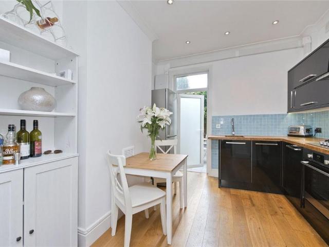 Apartment for rent in Fulham, Greater London