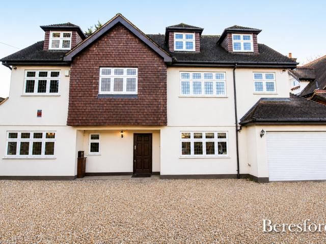House for rent in Emerson Park, Greater London