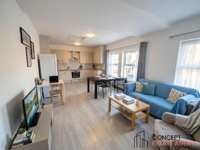 House for rent in Summerstown, Greater London