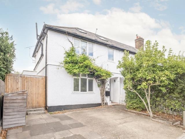 House for rent in Summerstown, Greater London