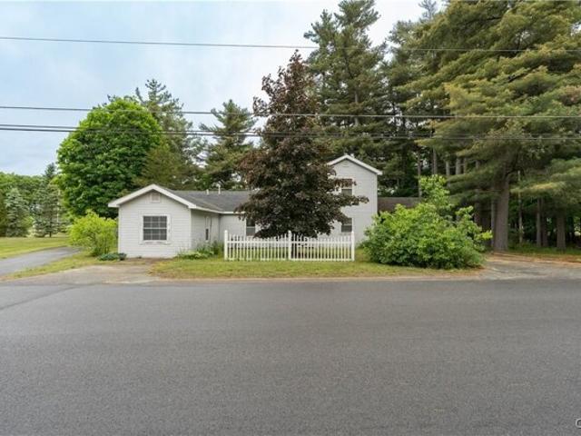 House for sale in Black River