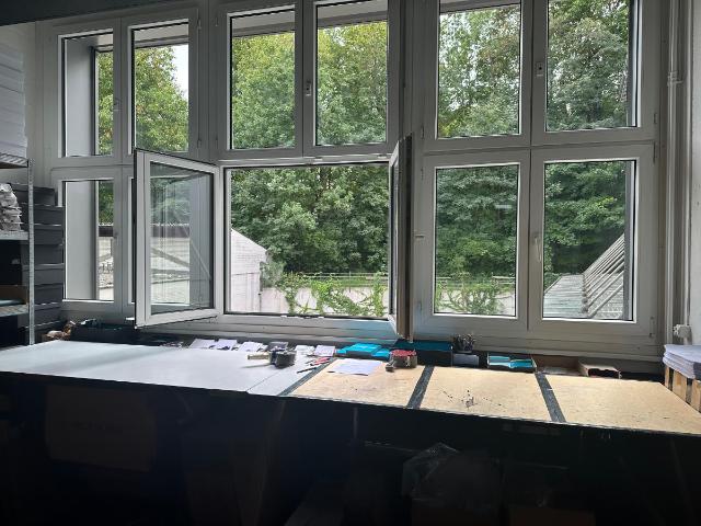 Büro mieten in Einigen, Zürich