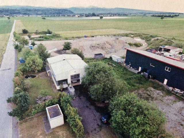 Gewerbe mieten in Hochstetten, Breisach